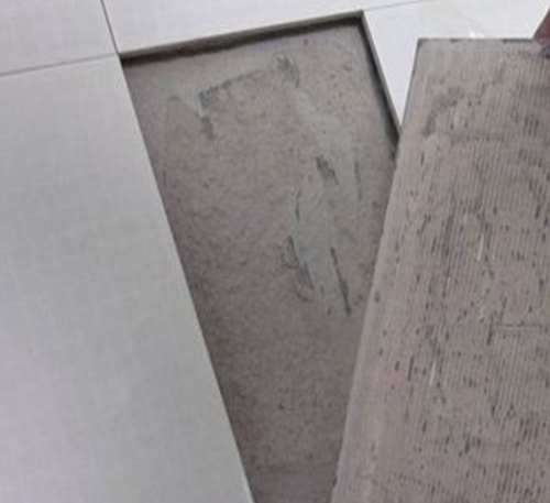 四方台瓷砖空鼓维修公司分享瓷砖铺贴时如果打浆（即涂抹在瓷砖背面和基层上的砂浆或瓷砖胶）过少，会带来以下问题